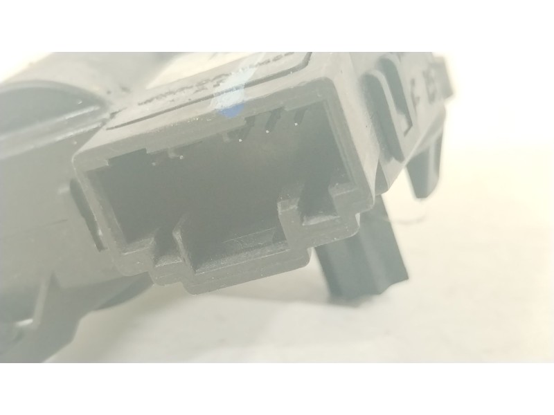 Recambio de motor apertura trampillas climatizador para tesla model 3 ev referencia OEM IAM 150062300A  