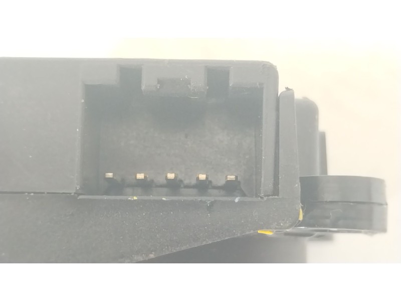Recambio de motor apertura trampillas climatizador para kia sorento () referencia OEM IAM HVCCD332LFDBA01  