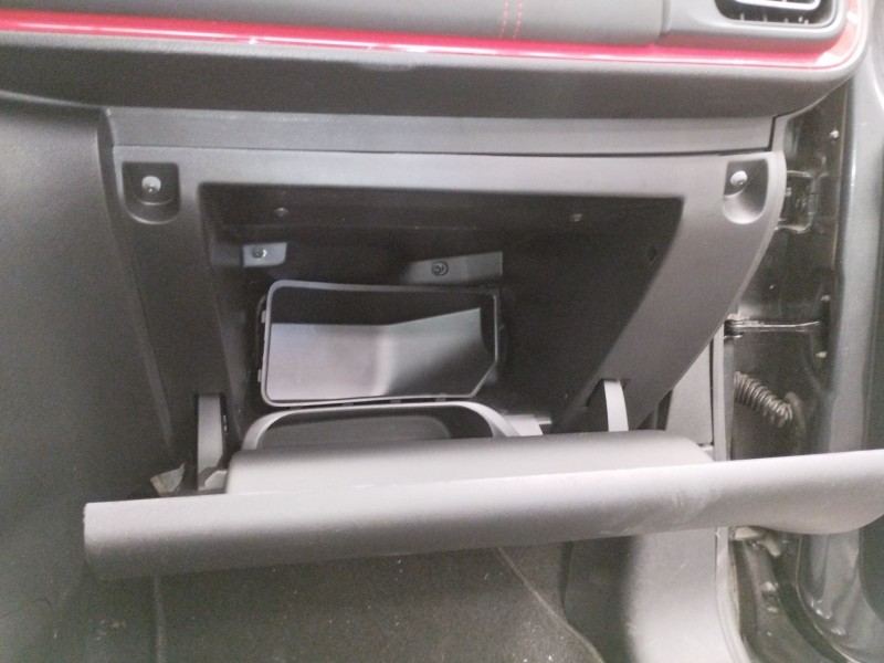 Recambio de guantera para citroën c3 iii (sx) 1.5 bluehdi 100 (sxyhyp, sxyhtu) referencia OEM IAM   