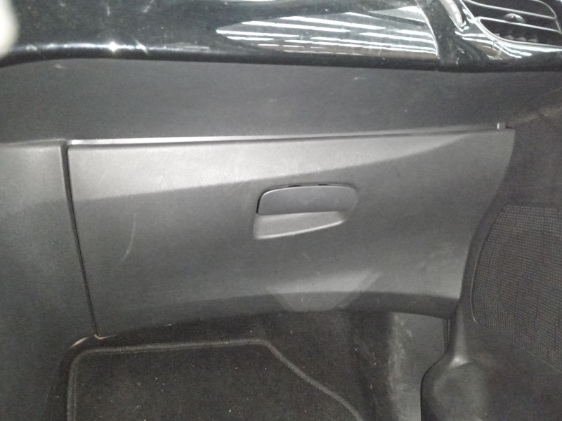 Recambio de guantera para citroën c3 iii (sx) 1.2 vti 82 lpg referencia OEM IAM   