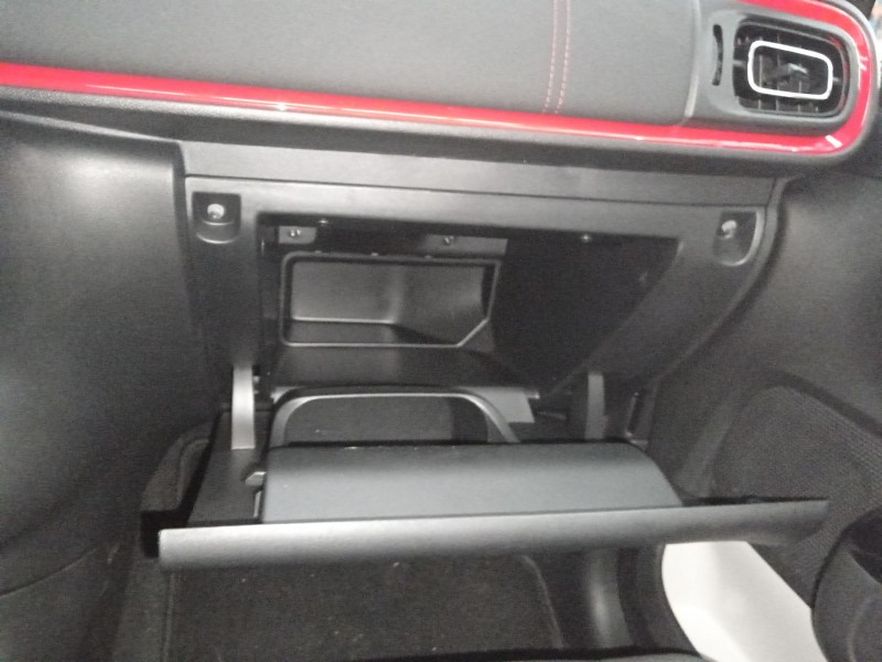 Recambio de guantera para citroën c3 iii (sx) 1.2 thp 110 referencia OEM IAM   