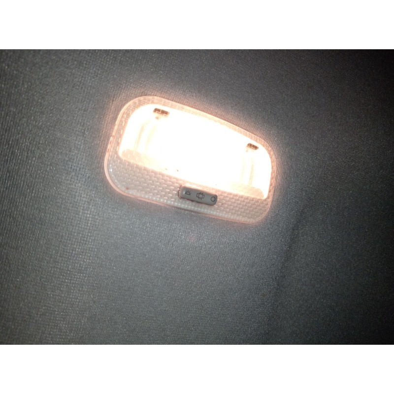 Recambio de luz interior para citroën c3 iii (sx) 1.2 vti 82 lpg referencia OEM IAM   