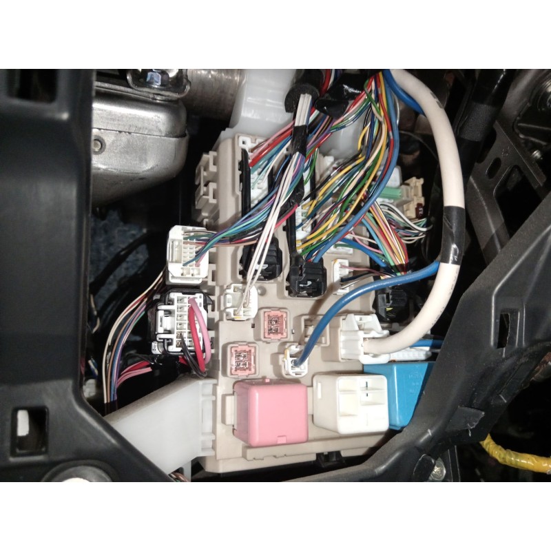 Recambio de caja reles / fusibles para toyota verso (_r2_) 1.6 d4-d (war20_) referencia OEM IAM 827300F320 434215J13 