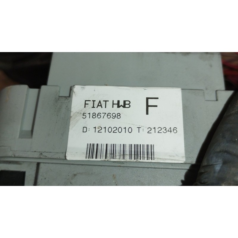 Recambio de caja reles / fusibles para fiat doblo furgoneta/monovolumen (223_) 1.3 d multijet referencia OEM IAM 51867698  