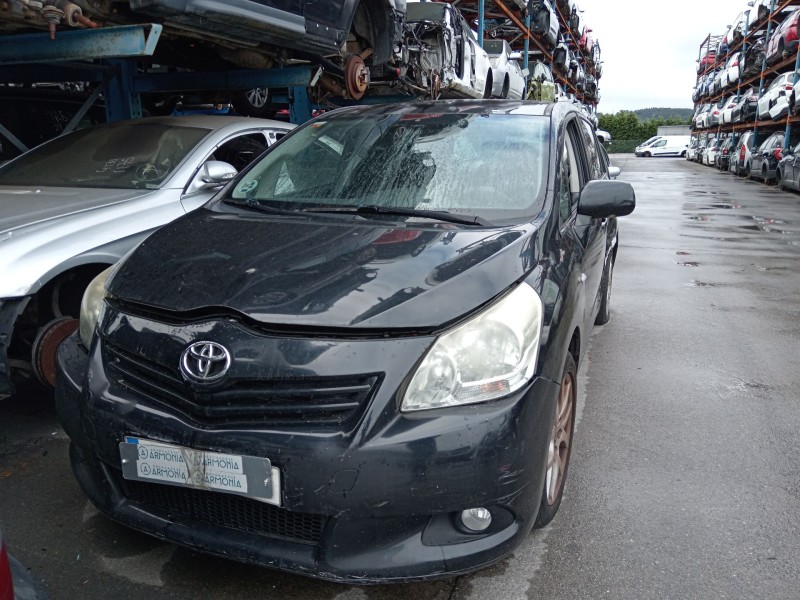 toyota verso (_r2_) del año 2010