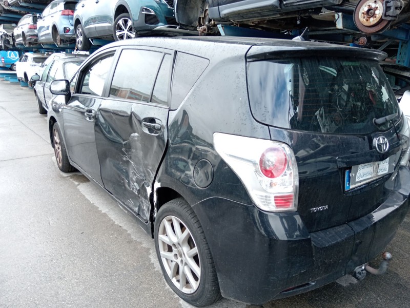 toyota verso (_r2_) del año 2010