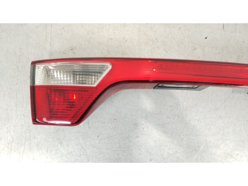 Recambio de piloto trasero central para seat toledo ii (1m2) 1.9 tdi referencia OEM IAM 1M5945107B 1M5945225C 