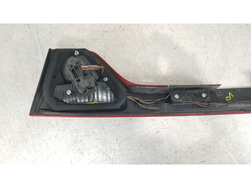 Recambio de piloto trasero central para seat toledo ii (1m2) 1.9 tdi referencia OEM IAM 1M5945107B 1M5945225C 