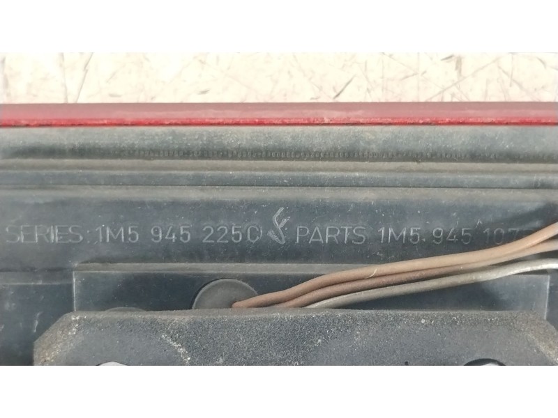 Recambio de piloto trasero central para seat toledo ii (1m2) 1.9 tdi referencia OEM IAM 1M5945107B 1M5945225C 