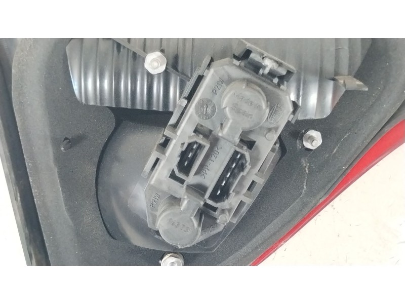 Recambio de piloto trasero central para seat toledo ii (1m2) 1.9 tdi referencia OEM IAM 1M5945107B 1M5945225C 