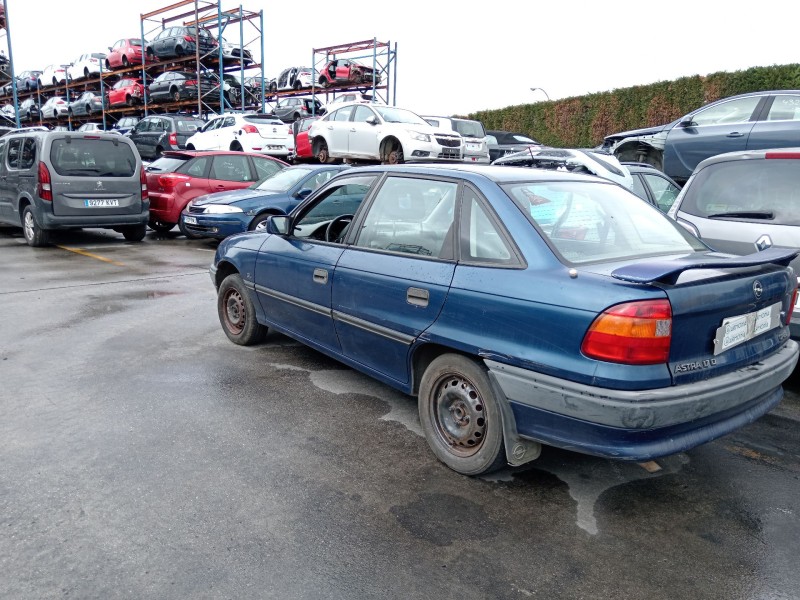 opel astra f sedán (t92) del año 1994