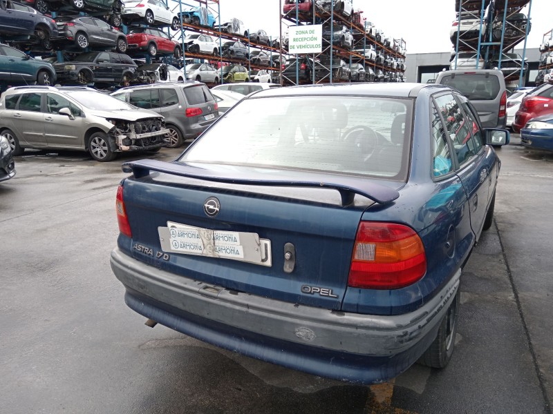 opel astra f sedán (t92) del año 1994