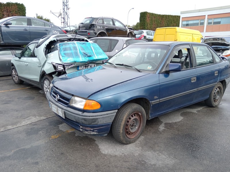 opel astra f sedán (t92) del año 1994