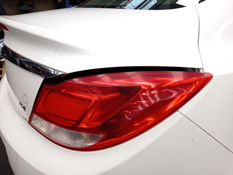 Recambio de piloto trasero derecho para opel insignia a (g09) 2.0 cdti (68) referencia OEM IAM   