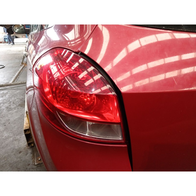 Recambio de piloto trasero izquierdo para renault clio iii grandtour (kr0/1_) 1.5 dci (kr0f) referencia OEM IAM   