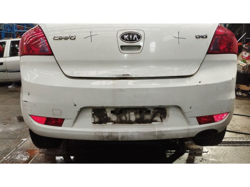Recambio de paragolpes trasero para kia cee´d hatchback (ed) 1.6 crdi 90 referencia OEM IAM   