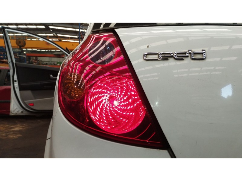 Recambio de piloto trasero izquierdo para kia cee´d hatchback (ed) 1.6 crdi 115 referencia OEM IAM   