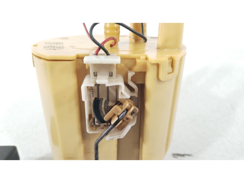 Recambio de bomba combustible para toyota yaris (_p9_) 1.4 d-4d (nlp90_) referencia OEM IAM 770100D020  