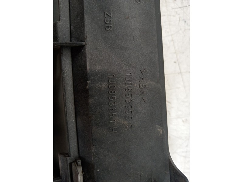 Recambio de rejilla delantera para volkswagen golf iv berlina (1j1) conceptline referencia OEM IAM 1J0853651H  