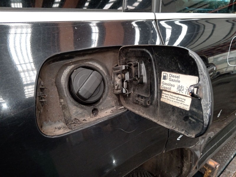 Recambio de tapa exterior combustible para volkswagen touareg (7la, 7l6, 7l7) 5.0 v10 tdi referencia OEM IAM   