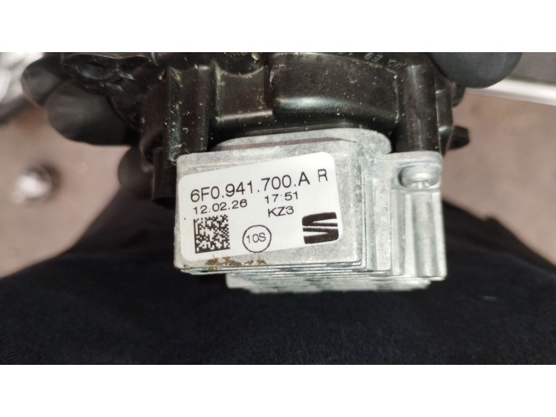Recambio de faro antiniebla derecho para seat arona (kj7, kjp) 1.5 tsi referencia OEM IAM 6F0941700A  