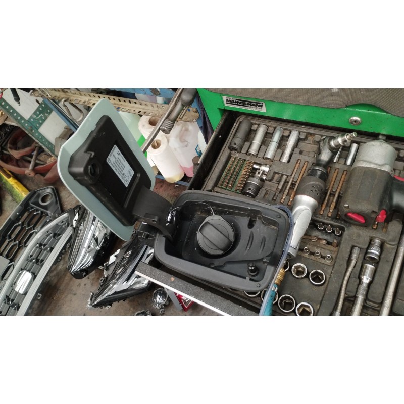 Recambio de tapa exterior combustible para seat arona (kj7, kjp) 1.5 tsi referencia OEM IAM 6F9809905  