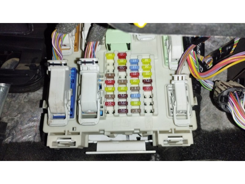 Recambio de caja reles / fusibles para ford focus iv (hn) 1.0 ecoboost referencia OEM IAM GV6T14A073DJ  