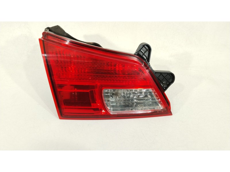 Recambio de piloto trasero izquierdo en porton para subaru legacy lim. b14 limited referencia OEM IAM 84912AJ240  