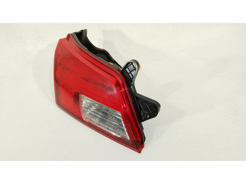Recambio de piloto trasero izquierdo en porton para subaru legacy lim. b14 limited referencia OEM IAM 84912AJ240  