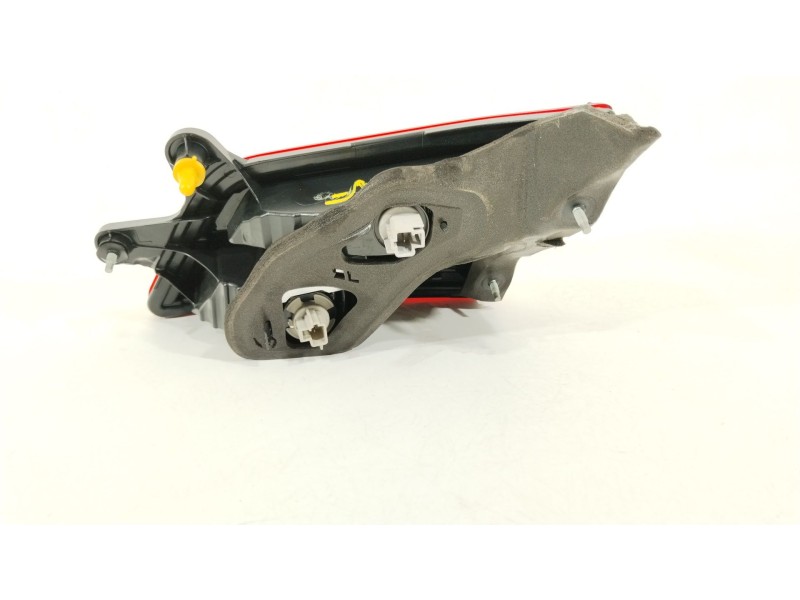 Recambio de piloto trasero izquierdo en porton para subaru legacy lim. b14 limited referencia OEM IAM 84912AJ240  