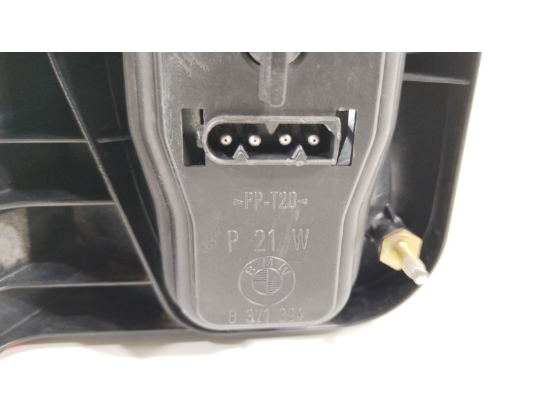 Recambio de piloto trasero derecho para bmw 5 touring (e39) 520 d referencia OEM IAM 63218371328 8371324 393440