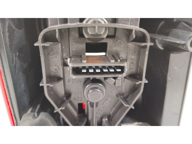 Recambio de piloto trasero derecho para peugeot partner monospace (5_, g_) 1.9 d referencia OEM IAM 9621303280  