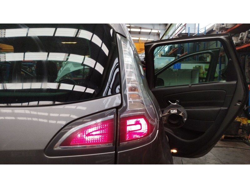 Recambio de piloto trasero derecho para renault scénic iii (jz0/1_) 1.5 dci referencia OEM IAM 265508247R  