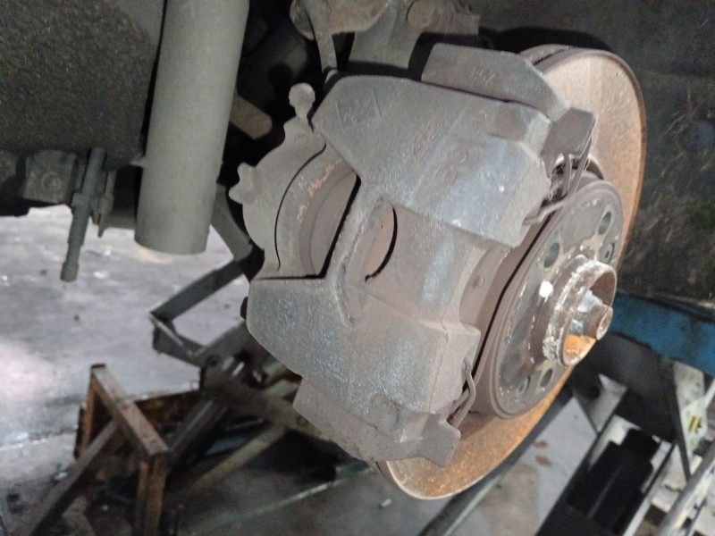 Recambio de pinza freno delantera izquierda para renault grand scénic iii (jz0/1_) 1.9 dci referencia OEM IAM   