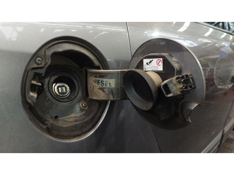 Recambio de tapa exterior combustible para renault scénic iii (jz0/1_) 1.5 dci referencia OEM IAM   