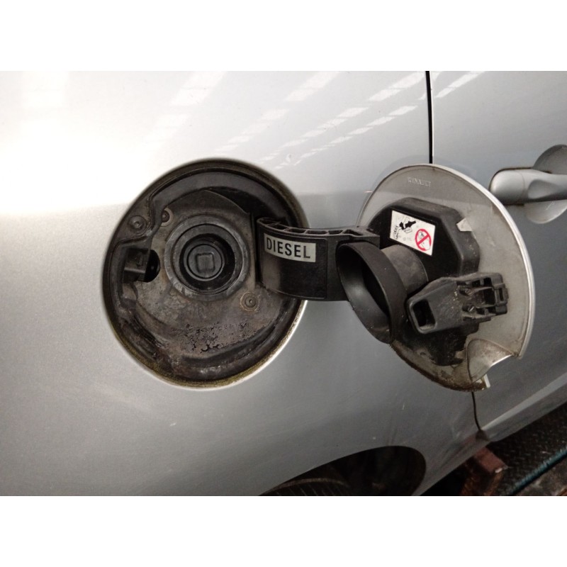Recambio de tapa exterior combustible para renault grand scénic iii (jz0/1_) 1.9 dci referencia OEM IAM   