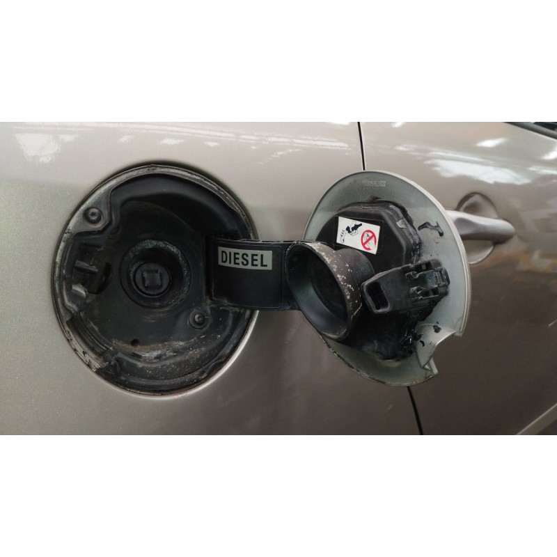 Recambio de tapa exterior combustible para renault grand scénic iii (jz0/1_) 1.9 dci referencia OEM IAM   