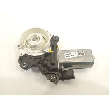 MOTOR CIERRE CENTRALIZADO DELANTERO DERECHO 4F0837060 