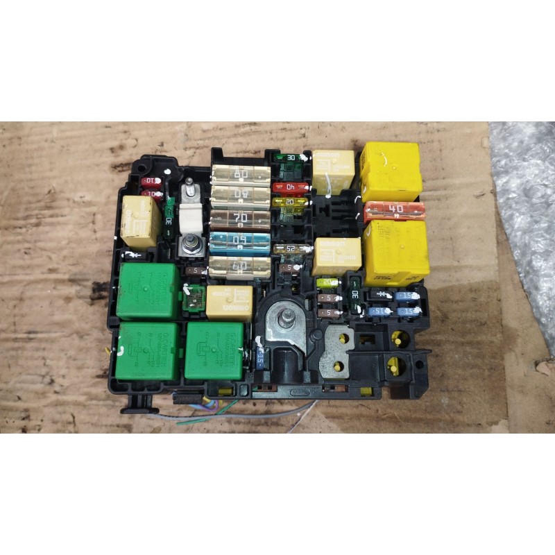 Recambio de caja reles / fusibles para peugeot 208 i (ca_, cc_) 1.2 vti 82 referencia OEM IAM 42503201  
