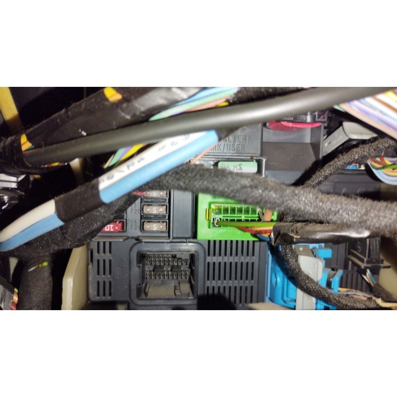 Recambio de caja reles / fusibles para peugeot 208 i (ca_, cc_) 1.2 vti 82 referencia OEM IAM 9678355880  