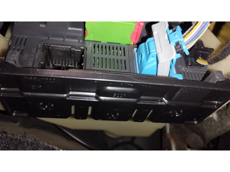 Recambio de caja reles / fusibles para peugeot 208 i (ca_, cc_) 1.2 vti 82 referencia OEM IAM 9678355880  