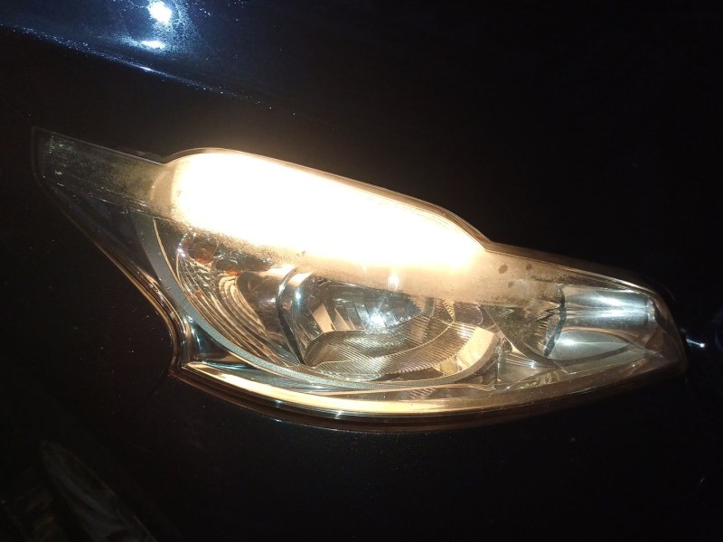 Recambio de faro derecho para peugeot 208 i (ca_, cc_) 1.2 vti 82 referencia OEM IAM   