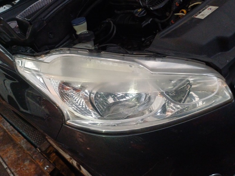 Recambio de faro derecho para peugeot 208 i (ca_, cc_) 1.2 vti 82 referencia OEM IAM   