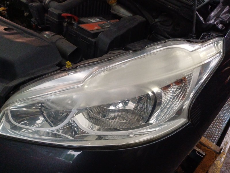Recambio de faro izquierdo para peugeot 208 i (ca_, cc_) 1.2 vti 82 referencia OEM IAM   