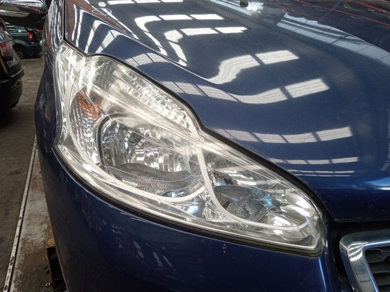 Recambio de faro derecho para peugeot 208 i (ca_, cc_) 1.2 vti 82 referencia OEM IAM   