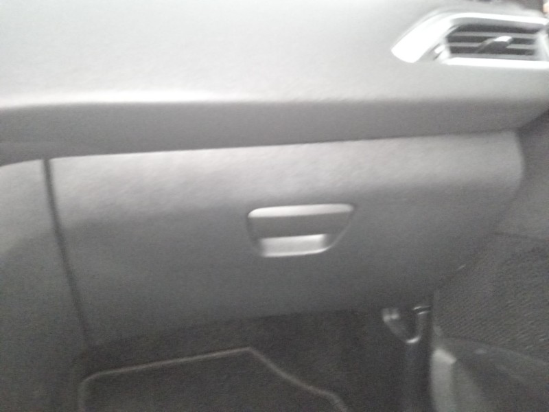 Recambio de guantera para peugeot 208 i (ca_, cc_) 1.2 vti 82 referencia OEM IAM   