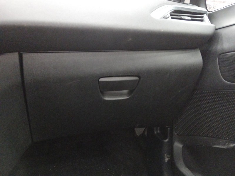 Recambio de guantera para peugeot 208 i (ca_, cc_) 1.2 vti 82 referencia OEM IAM   