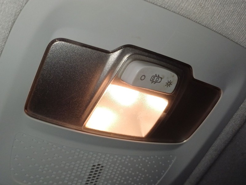 Recambio de luz interior para peugeot 208 i (ca_, cc_) 1.2 vti 82 referencia OEM IAM   