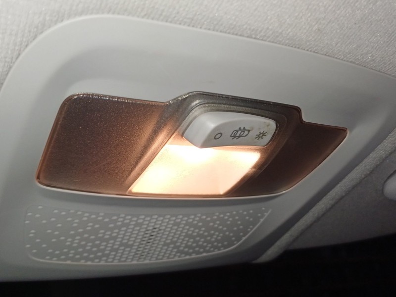 Recambio de luz interior para peugeot 208 i (ca_, cc_) 1.2 vti 82 referencia OEM IAM   