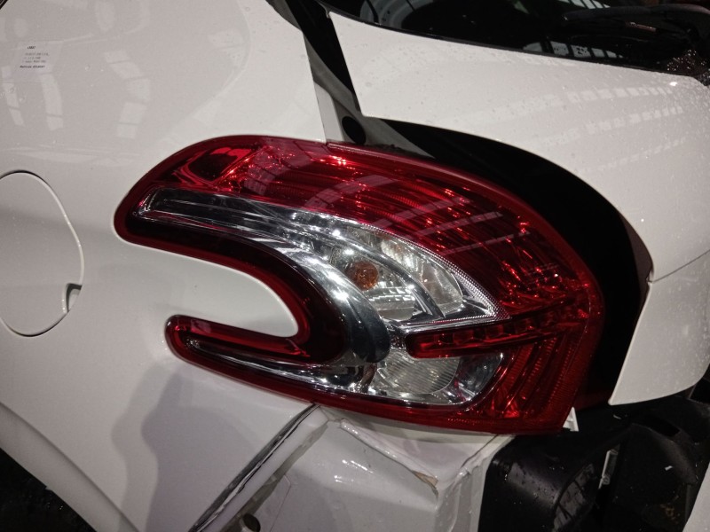 Recambio de piloto trasero izquierdo para peugeot 208 i (ca_, cc_) 1.2 vti 82 referencia OEM IAM   